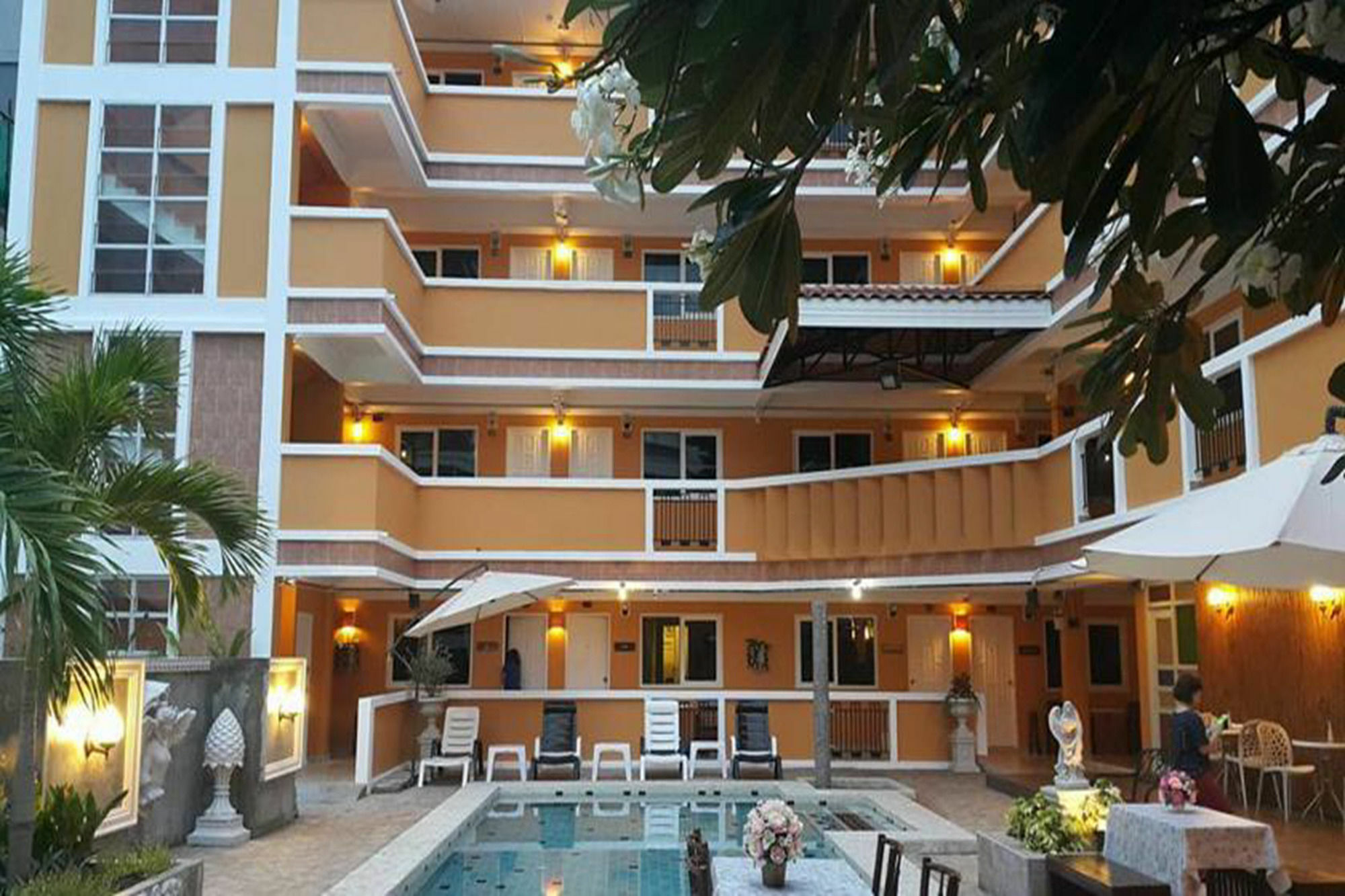 Jean Boutique Pattaya Exterior foto